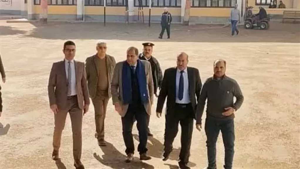 النيابة الإدارية تستدعي والد تلميذ سقط من أعلى مبنى مدرسة بأسيوط