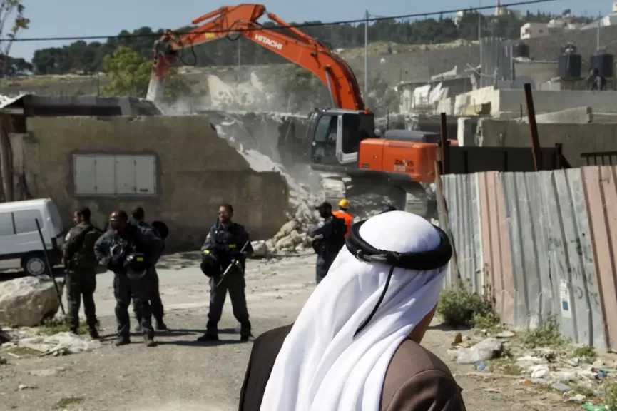 جيش الاحتلال الإسرائيلي يهدم منزلا وبئرا فلسطينيين بالضفة