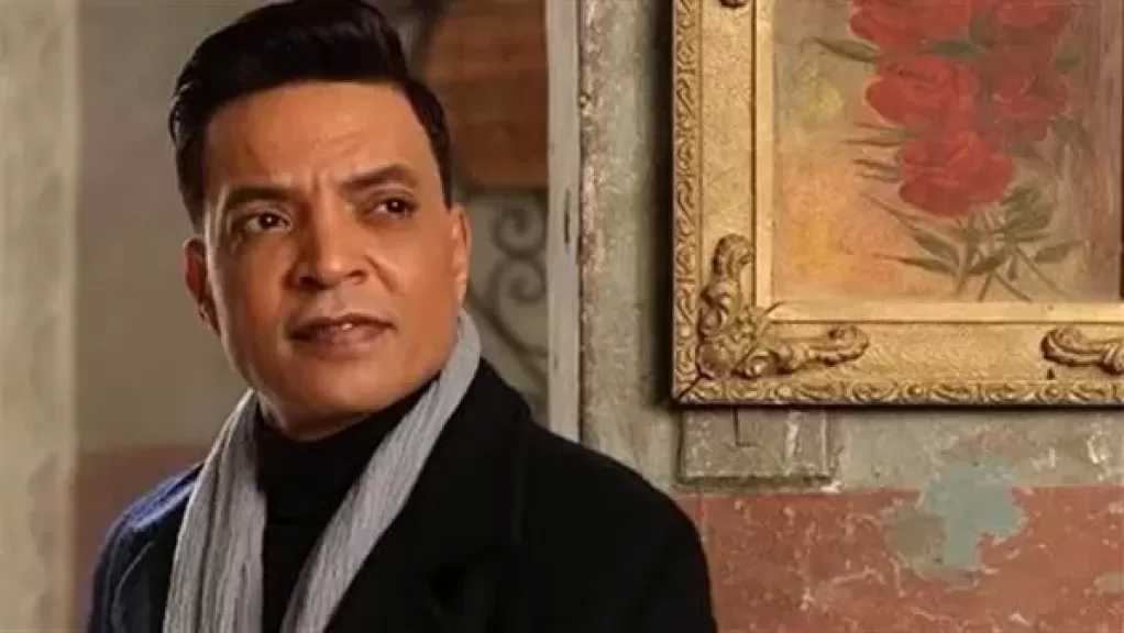 طارق الشيخ يؤدي مناسك العمرة