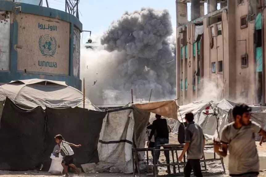 الدفاع المدني بغزة: إسرائيل تقتل مدنيين برصاص عشوائي على مراكز إيواء