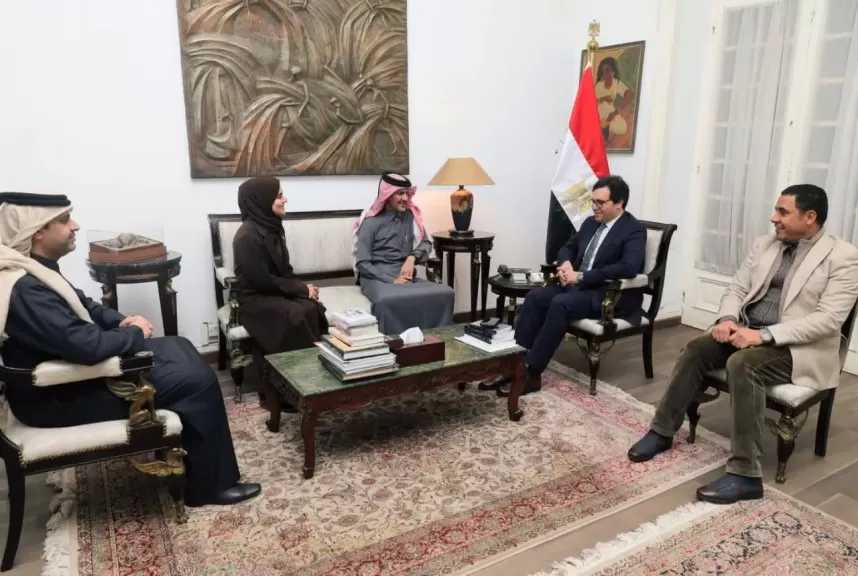 وزير الثقافة يلتقي سفير قطر بالقاهرة لتعزيز التعاون الثقافي وبحث استعدادات العام الثقافي المصري القطري