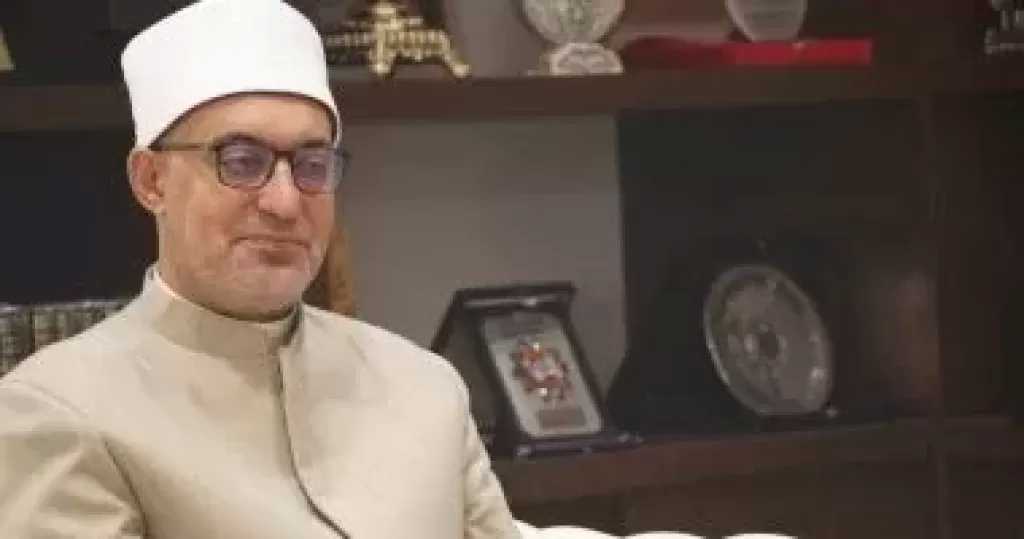 مفتى الجمهورية يطمئن على صحة البابا تواضروس الثانى فى اتصال هاتفى