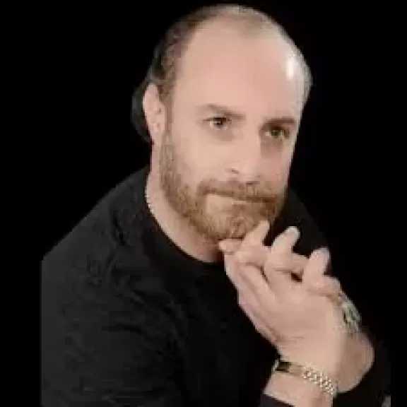 حازم توفيق يفتح أبواب الجحيم في معرض الكتاب 2026: إبليس يرث وفيداكاثرين تسود