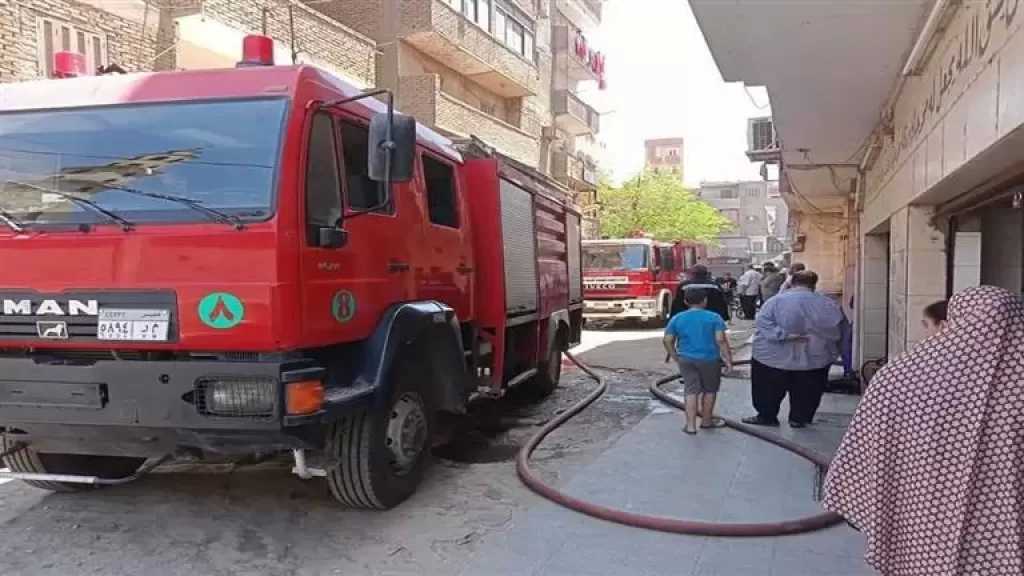السيطرة على حريقين نشبا داخل شقة ومخزن بالجيزة