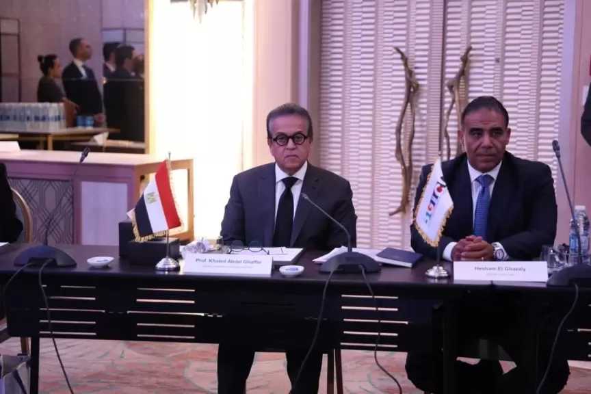وزير الصحة يشارك في جلسة نقاشية حول الاستثمار المستدام في رعاية سرطان الثدي