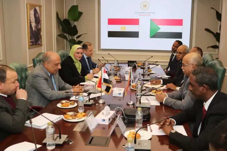 الدكتور محمود عصمت: قطاع الكهرباء يمتلك خبرات وكفاءات قادرة على تنفيذ الخطط الإسعافية وإعادة البناء