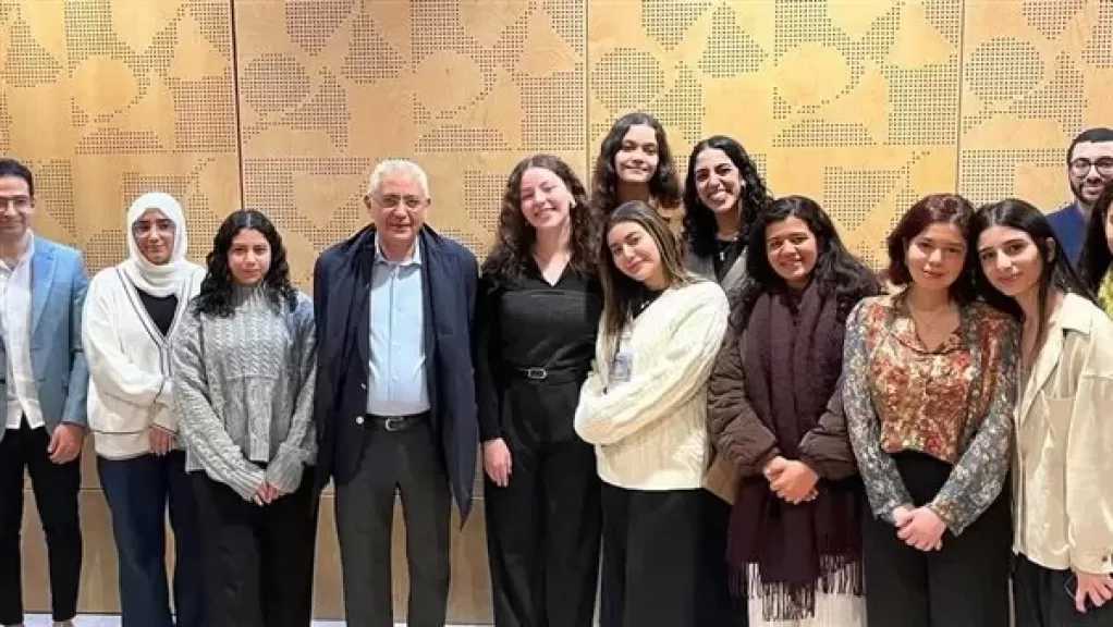 السفير المصري بباريس يزور بيت مصر بالمدينة الجامعية الدولية