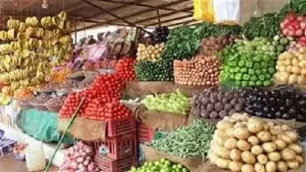 شعبة الخضراوات بالغرفة التجارية: 40 % انخفاض بأسعار الفراولة والبرتقال والموز مقارنة بالعام الماضي
