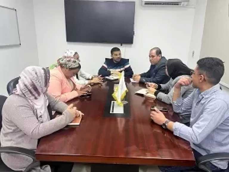 الرعاية الصحية بجنوب سيناء: تعزيز قنوات التواصل الداخلي لضمان جودة الخدمات والكفاءة المؤسسية