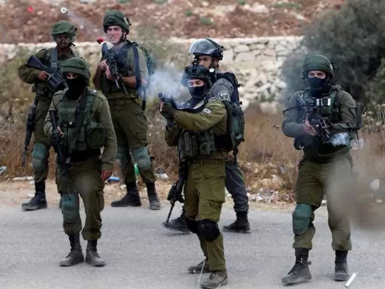 الضفة.. جيش الاحتلال الإسرائيلي يصيب 5 فلسطينيين بالضرب في بلاطة