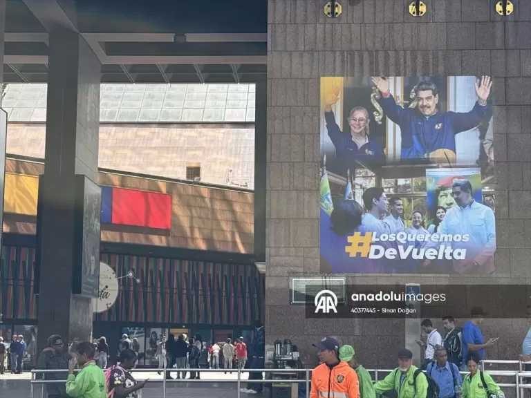 فنزويليون يطالبون الولايات المتحدة بالإفراج عن مادورو
