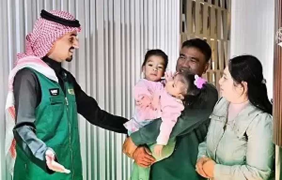 السعودية: وصول توأم فلبيني ملتصق إلى الرياض لدراسة إمكانية إجراء عملية فصلهما
