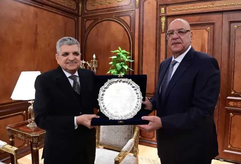 رئيس هيئة قناة السويس يهنئ المستشار هشام بدوي بتوليه رئاسة مجلس النواب