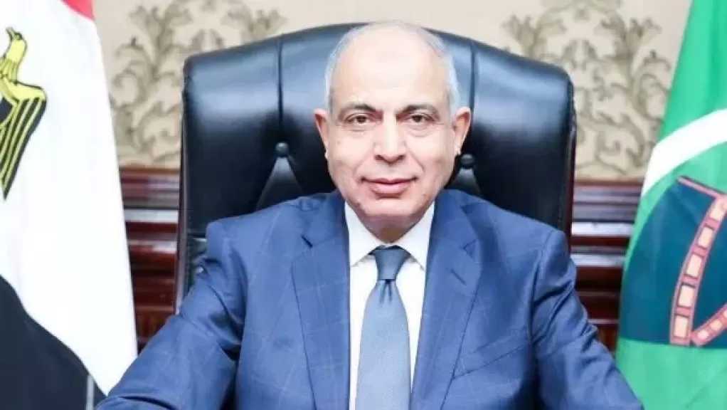 محافظ المنيا يعلن تركيب 50 وصلة مياه منزلية مجانًا للأسر الأكثر احتياجًا