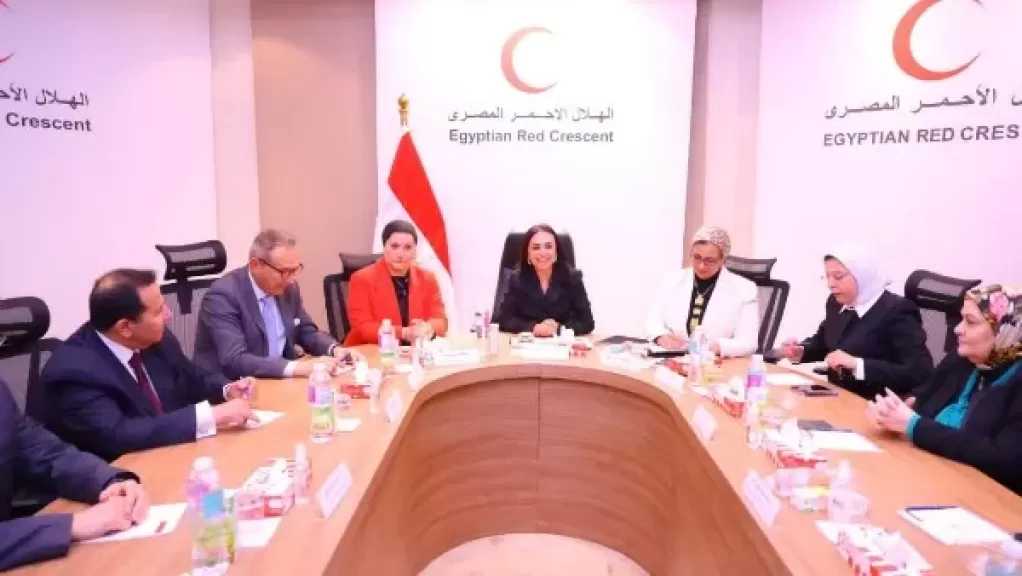 وزيرة التضامن تشهد توقيع «الهلال الأحمر» 6 بروتوكولات لتعزيز الشراكة المؤسسية