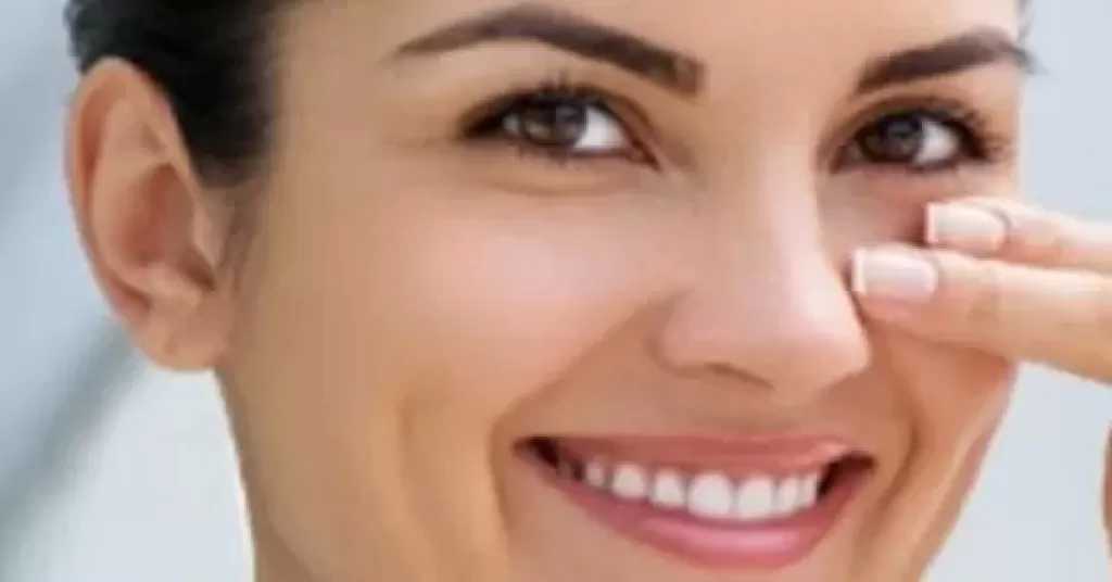 4 خطوات لوضع كونسيلر بدون تجاعيد أو تشققات