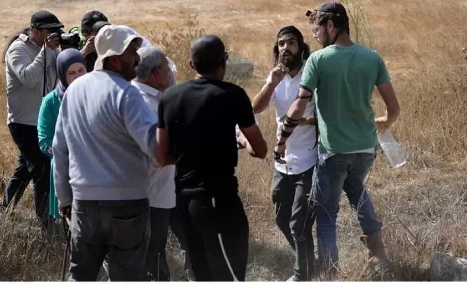 الضفة الغربية.. مستوطنون يطردون عائلات فلسطينية من قرية العوجا شمال أريحا