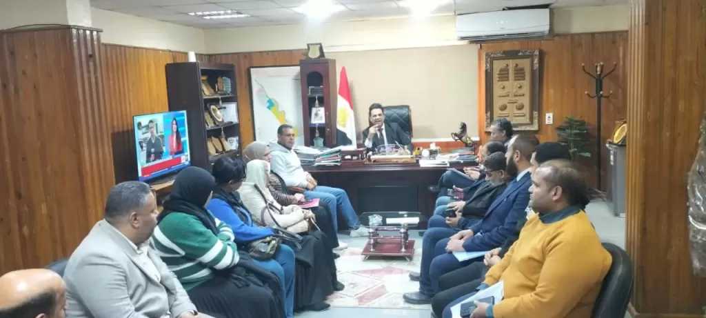وكيل صحة سوهاج يتابع خدمات العلاج على نفقة الدولة بوحدات الرعاية الأولية.. صور