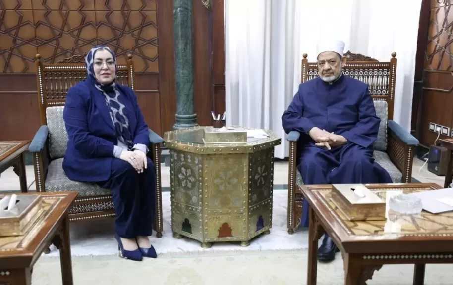 شيخ الأزهر: الإنسان الشرقي والمرأة خصوصا محاطان بتحديات وأدوات لغزو العقل وتغريبه وإقصائه عن تعاليم دينه