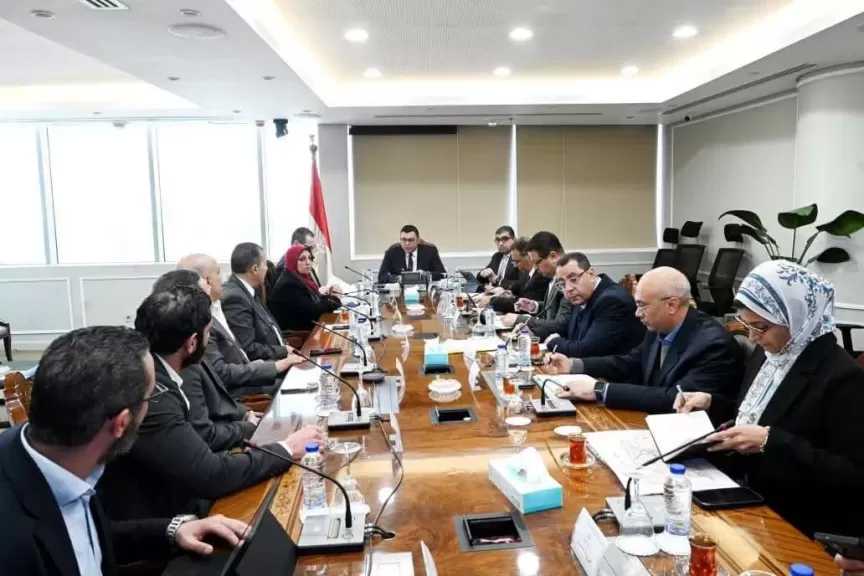 وزير الإسكان يلتقي مسئولي شركة HDP ضمن سلسلة اجتماعات متابعة موقف مبيعات وتسويق المشروعات بالمدن الجديدة