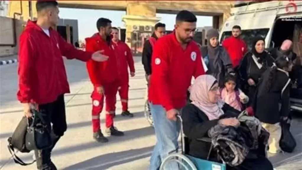 تحرك الدفعة الرابعة من الفلسطينيين العائدين لغزة نحو معبر رفح من الجانب المصري