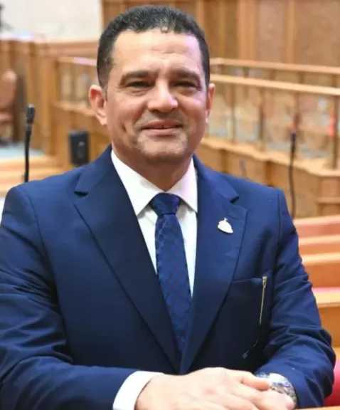 النائب أمير الجزار يتقدم بطلب إحاطة بشأن ضعف شبكات الهاتف المحمول وخدمات الإنترنت في القرى والريف