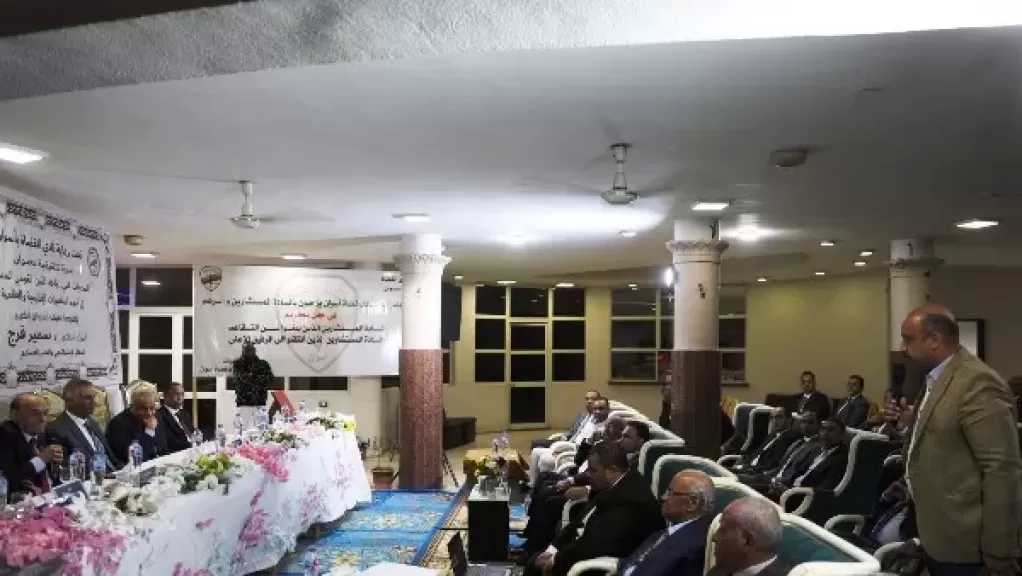 محافظ أسوان يشهد فعاليات الندوة التثقيفية للمفكر الإستراتيجى سمير فرج بمقر نادى القضاة