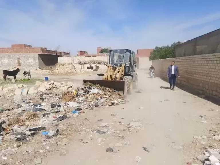 حملات مكثفة للنظافة ورفع الإشغالات بقرى يوسف الصديق بالفيوم