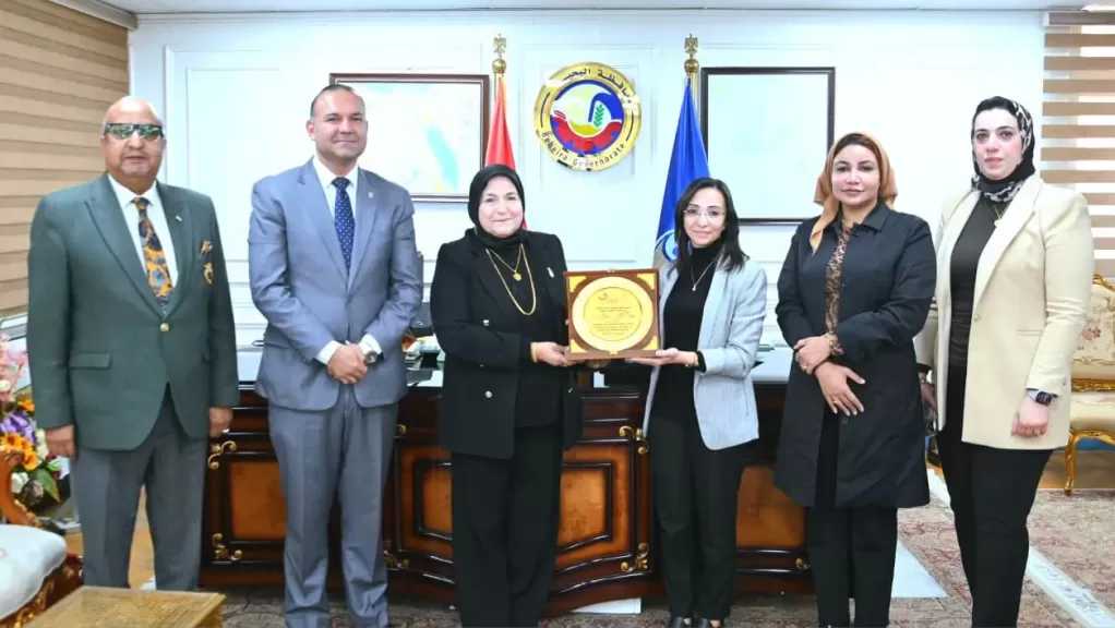 محافظ البحيرة تؤكد دعمها الكامل لجهود مناهضة العنف ضد المرأة