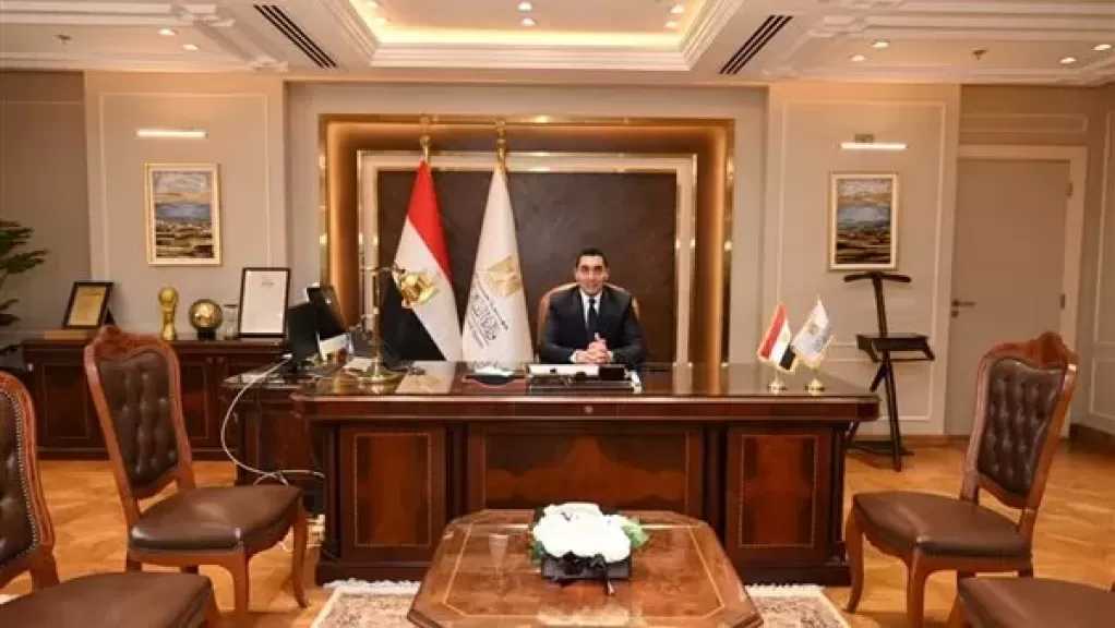 جوهر نبيل يصل مقر الوزارة لمباشرة مهام عمله وزيرًا للشباب والرياضة ..صور