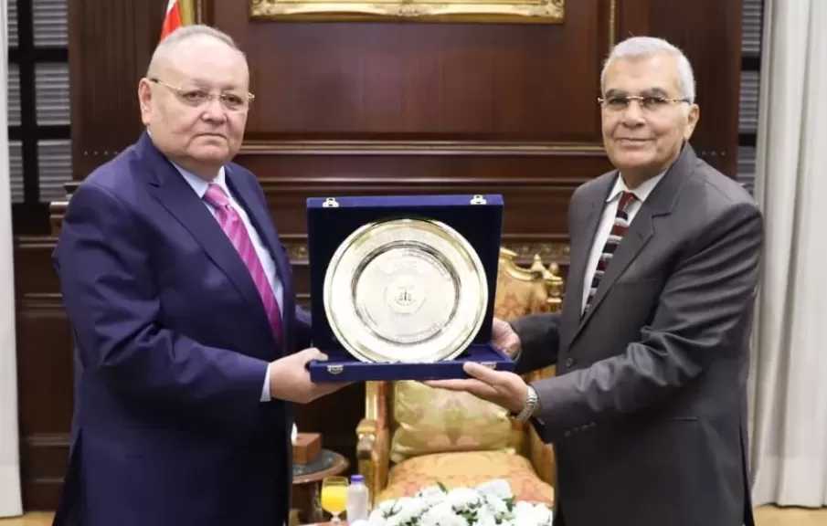 رئيس مجلس الدولة يهنئ رئيس مجلس الشيوخ الجديد