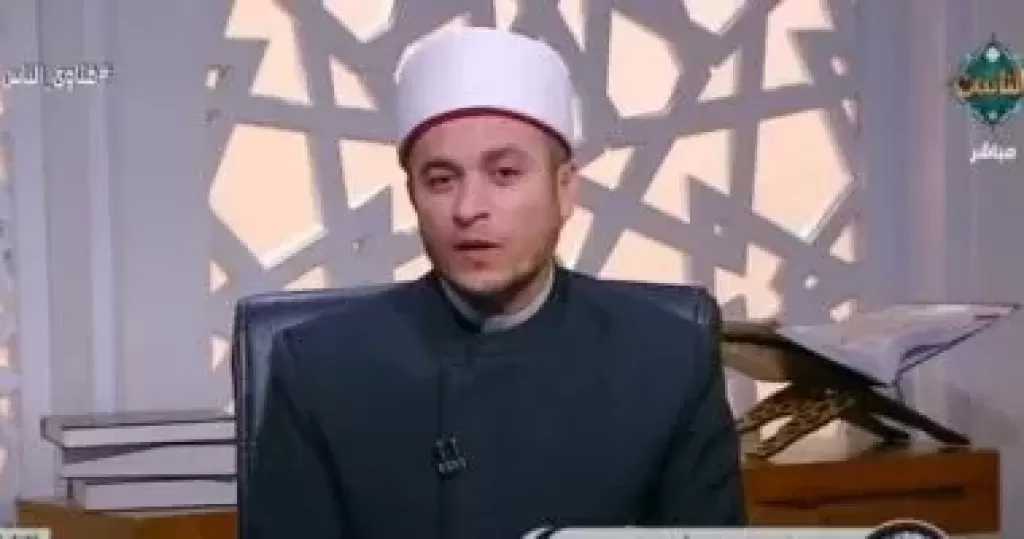 ‎هل حرق الأسعار فى البيع يشبه الربا؟.. أمين الفتوى يجيب