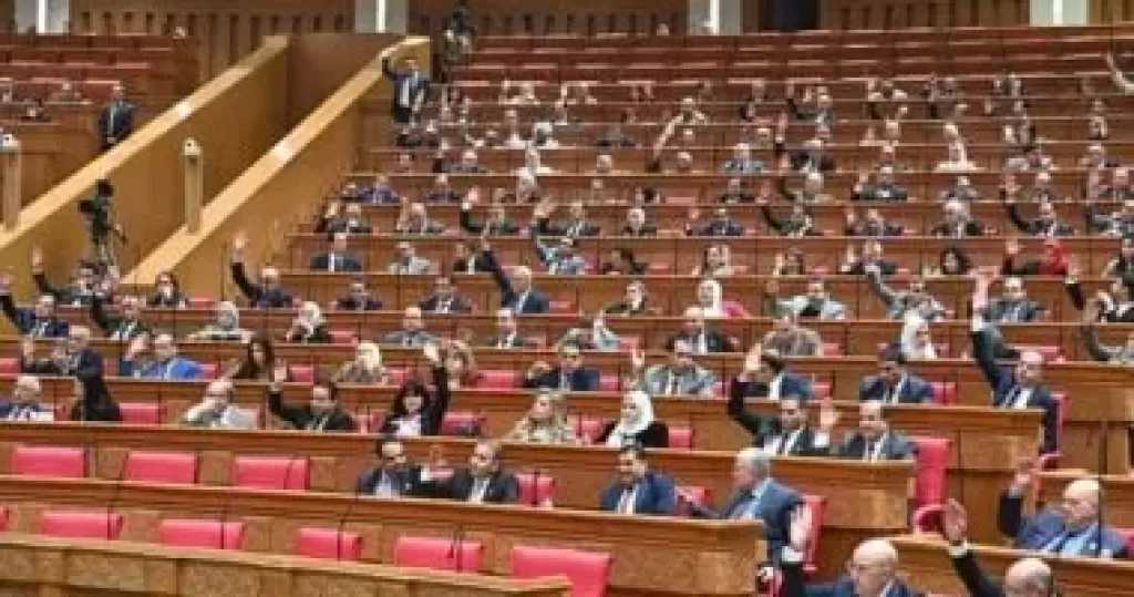 برلمانى: يطالب الحكومة الجديدة بتحفيز الصناعة وتحسين معيشة المواطنين