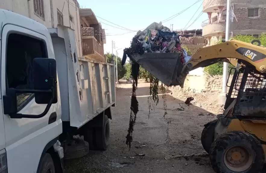رفع 604 أطنان مخلفات وأتربة خلال حملات نظافة مكثفة بأحياء الإسكندرية
