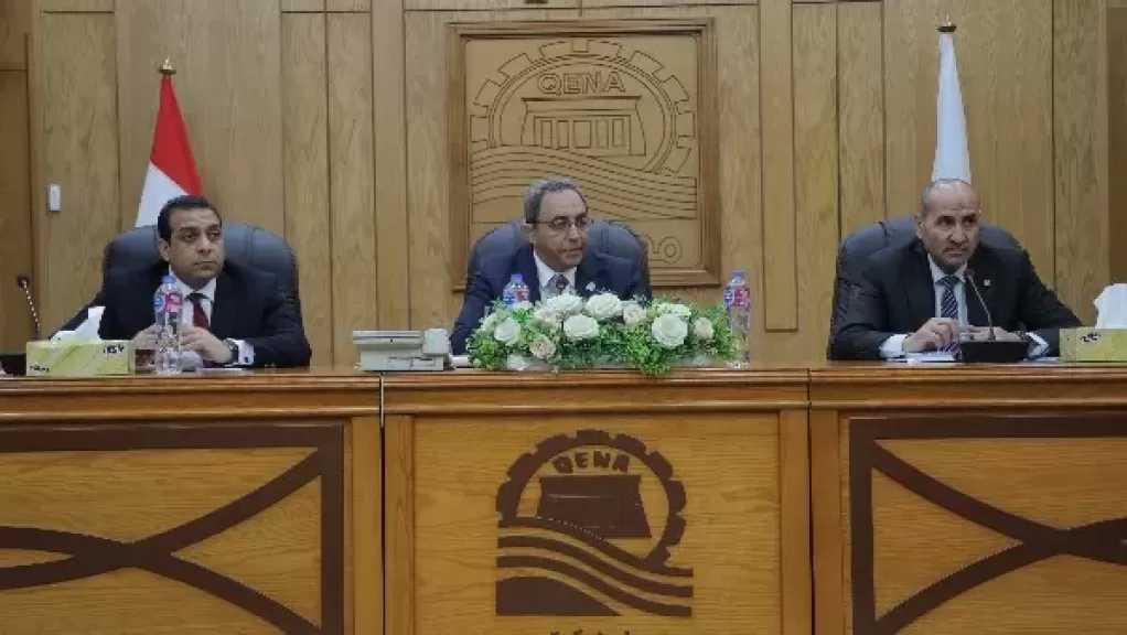 محافظ قنا: إعداد دراسات لتطوير الميادين لتحسين الصورة البصرية والحضارية