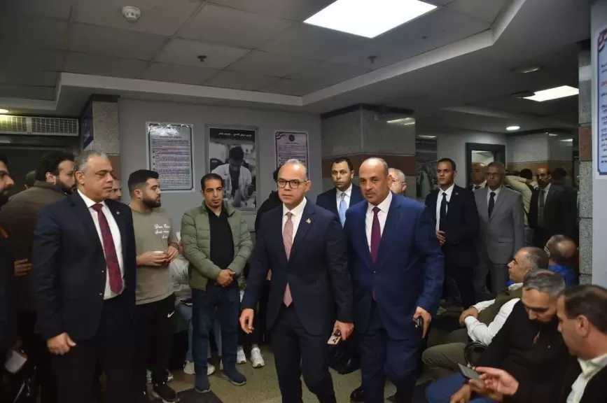 وزير الاستثمار يقوم بجولة تفقدية بمركز خدمات المستثمرين بالهيئة العامة للاستثمار والمناطق الحرة