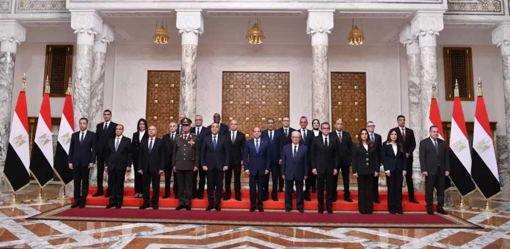 أحمد موسى: 14 محافظا جديدا يؤدون اليمين الدستورية أمام الرئيس السيسي
