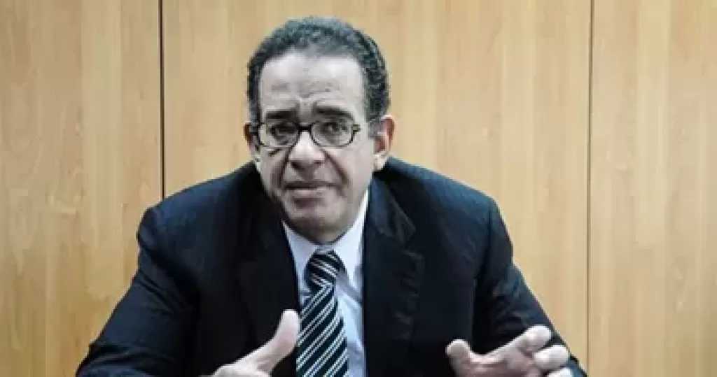النائب طارق عبدالعزيز: المجالس المحلية تواجه ولادة متعثرة.. واعتماد التعريف الحالي للعمال والفلاحين «يجيب بصمجية»