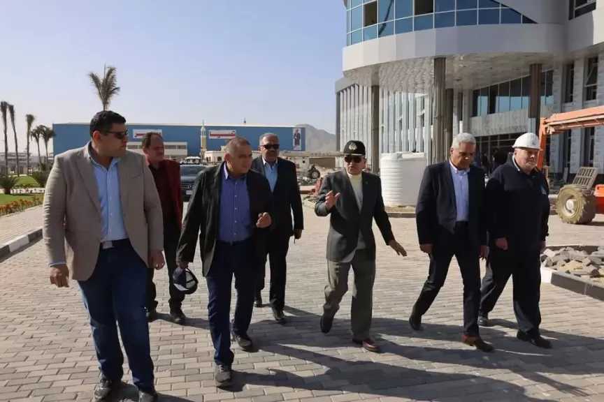 الفريق أسامة ربيع: ”انتهاء أعمال التجارب والتسليم للقاطرتين ”عزم 3” و”عزم 4” بقوة شد 90طن”