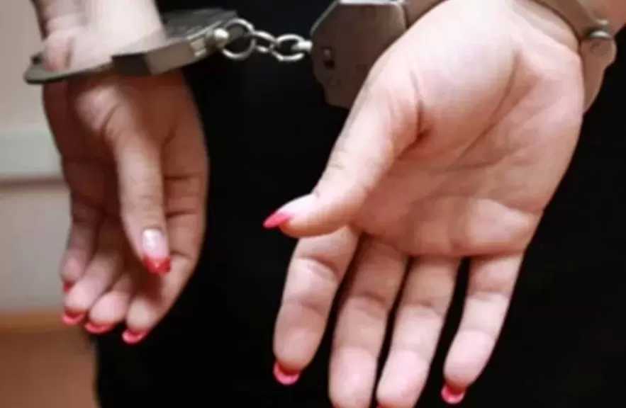 ضبط المتهمة في حادث الدهس بالبحيرة.. هربت بعد وفاة سيدة على طريق سريع