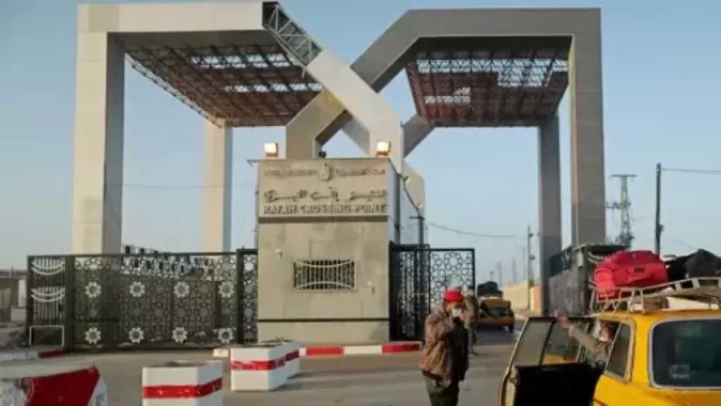 وصول دفعة جديدة من الفلسطينيين العائدين إلى قطاع غزة عبر معبر رفح