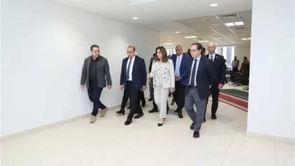 وزيرة التنمية المحلية تتفقد القطاعات المركزية وتهنئ العاملين بشهر رمضان