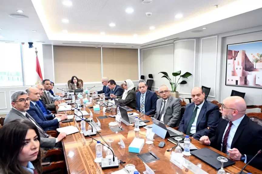 وزيرة الإسكان تستعرض الجهود والخطط التسويقية لشركة ”سيتي إيدج”