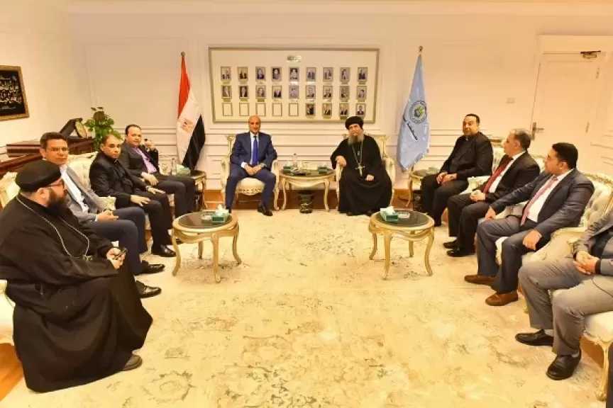 محافظ أسيوط يستقبل قيادات الكنيسة الأرثوذكسية والإنجيلية لتهنئته بتوليه المسئولية