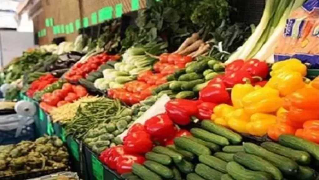 الطماطم تصل لـ18جنيهًا.. سعر الخضراوات اليوم في سوق العبور للجملة
