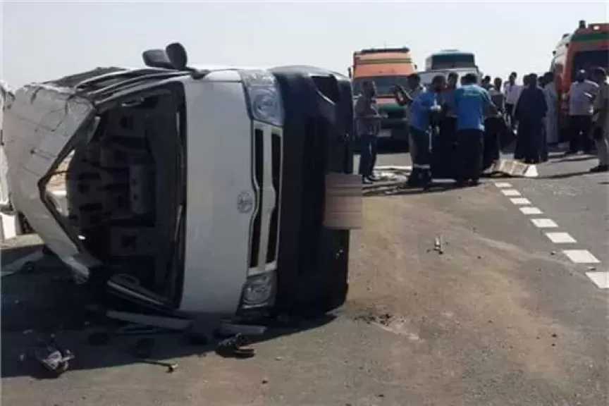 إصابة 10 أشخاص في حادث انقلاب ميكروباص في حدائق أكتوبر
