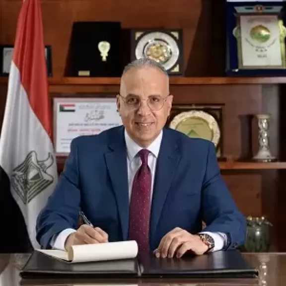 وزير الري يتابع الترتيبات النهائية لتشغيل مجموعة قناطر ديروط الجديدة