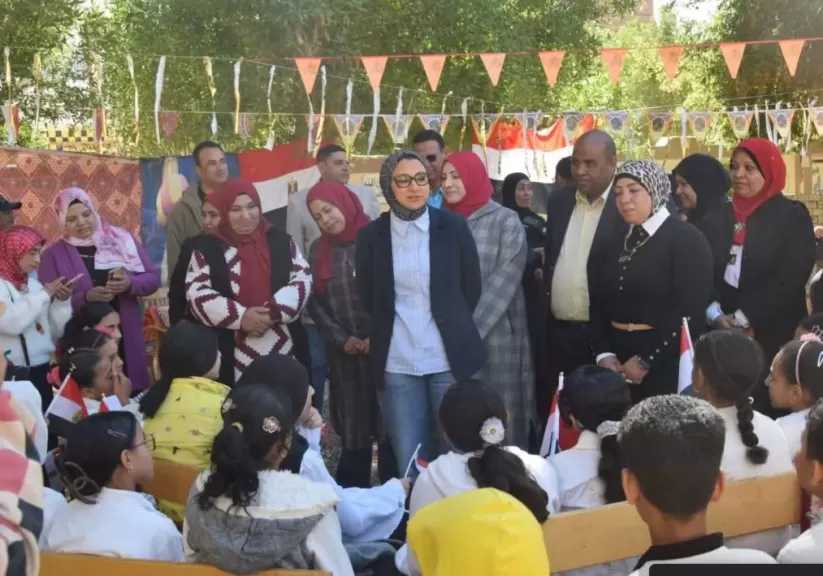محافظ الوادي الجديد تتابع انتظام العملية التعليمية خلال زيارات مفاجئة لمدارس الخارجة