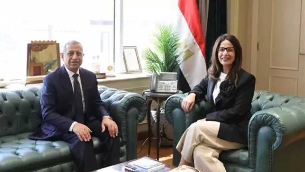 وزيرة الثقافة ورئيس ”الأكاديمية العربية” يبحثان بناء القدرات ودعم المشروعات المعرفية