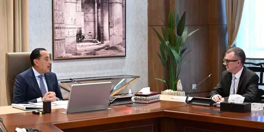 رئيس الوزراء يستعرض رؤية وزارة التخطيط والتنمية الاقتصادية وخطة عملها خلال الأعوام الثلاثة المقبلة